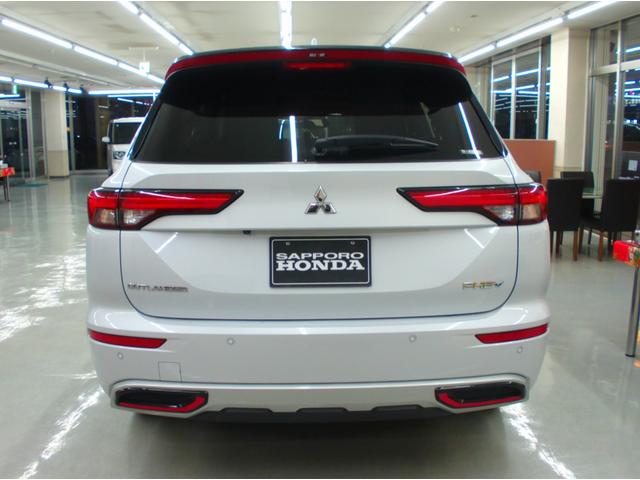 ■札幌ホンダ南郷店は悪天候や夜間のご来店の際もＬＥＤ照明のショールーム内でゆっくりお車をご覧いただけます！