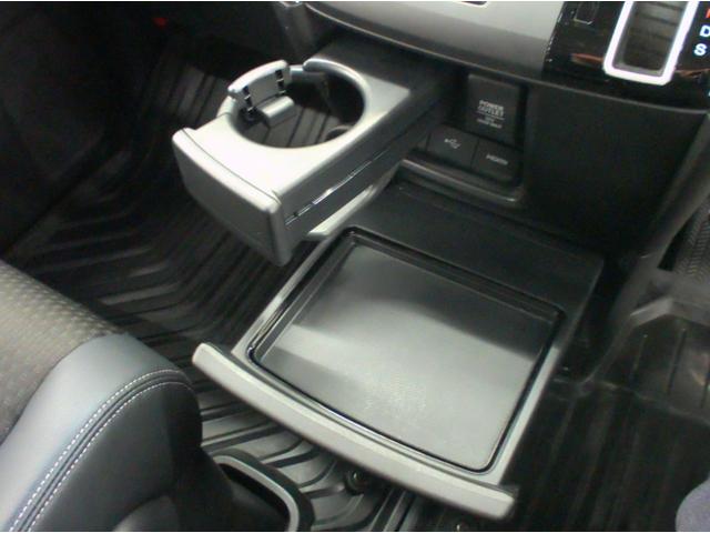 ステップワゴンスパーダ スパーダ・クールスピリット　ホンダセンシング　４ＷＤ　ＥＴＣ　バックカメラ　ナビ　ＴＶ　オートクルーズコントロール　レーンアシスト　衝突被害軽減システム　両側電動スライドドア　オートライト　ＬＥＤヘッドランプ　スマートキー　アイドリングストップ（43枚目）