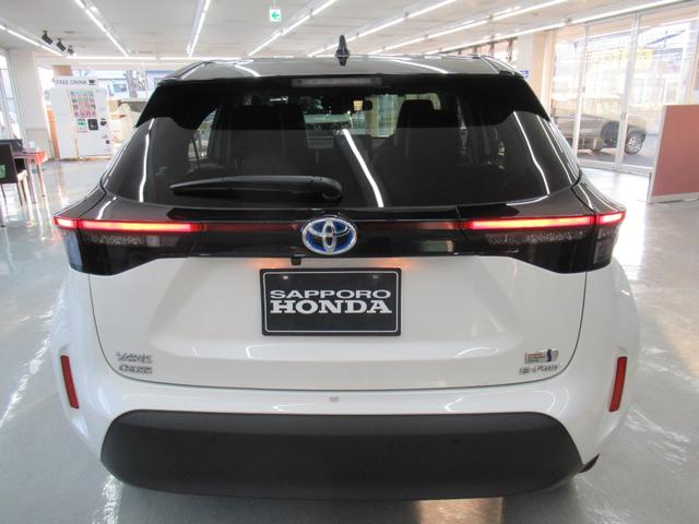 ヤリスクロス ハイブリッドＺ　４ＷＤ　Ｒカメラ　ＥＴＣ　ＬＥＤライト　スマートキー　衝突軽減装置　横滑り防止装備　夏冬タイヤ装備（16枚目）