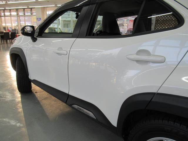 ヤリスクロス ハイブリッドＺ　４ＷＤ　Ｒカメラ　ＥＴＣ　ＬＥＤライト　スマートキー　衝突軽減装置　横滑り防止装備　夏冬タイヤ装備（17枚目）