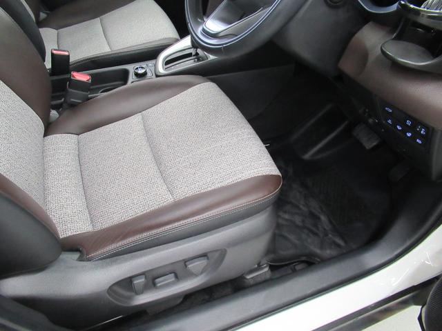 ヤリスクロス ハイブリッドＺ　４ＷＤ　Ｒカメラ　ＥＴＣ　ＬＥＤライト　スマートキー　衝突軽減装置　横滑り防止装備　夏冬タイヤ装備（35枚目）