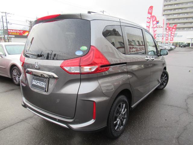 フリード クロスター・ホンダセンシング 4WD 純正メモリーナビ Rカメラ ETC 左右電動スライドドア シートヒーター ブルートウース対応 ドラレコ USB端子付き 衝突軽減装置(9枚目)