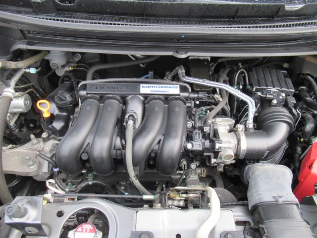 フリード クロスター・ホンダセンシング 4WD 純正メモリーナビ Rカメラ ETC 左右電動スライドドア シートヒーター ブルートウース対応 ドラレコ USB端子付き 衝突軽減装置(17枚目)