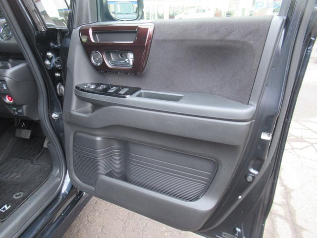 Ｎ－ＢＯＸカスタム Ｌ　コーディネートスタイル　４ＷＤ　純正メモリーナビ　Ｒカメラ　ＥＴＣ　ＬＥＤライト　純正エンスタ　左右電動スライドドア　シートヒーター　ドラレコ　ブルートウース対応　衝突軽減装置（55枚目）