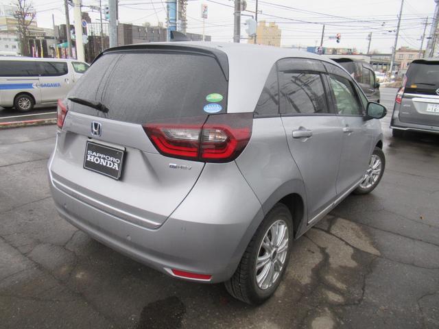 フィット ｅ：ＨＥＶリュクス　４ＷＤ　純正メモリーナビ　Ｒカメラ　ＥＴＣ　ＬＥＤライト　シートヒーター　ドラレコ　ブルートウース対応　衝突軽減装置　スマートキ（12枚目）