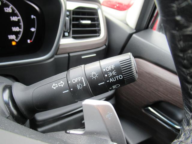 オデッセイ アブソルート・ＥＸ　４ＷＤ　純正メモリーナビ　Ｒカメラ　ＥＴＣ　リヤ席モニター　ＬＥＤライト　純正エンスタ　シートヒーター　ＵＳＢ端子付き　ブルートウース対応（14枚目）