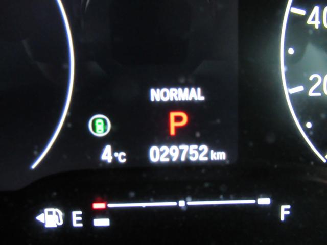 ヴェゼル ｅ：ＨＥＶ　Ｚ　４ＷＤ　純正メモリーナビ　Ｒカメラ　ＥＴＣ　ＬＥＤライト　純正エンスタ　衝突軽減装置　シートヒーター　電動リヤゲート　ドラレコ　ブルートウース対応（19枚目）