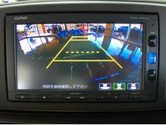 バックカメラも付いています。駐車の時に便利なのはもちろんの事、後方死角にいる子供たちに気が付くことができるので安心安全ですね 5