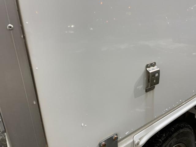 冷凍車 4WD マニュアル車 R型左側スライド扉(65枚目)