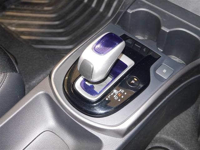 グレイス ハイブリッドＥＸ　４ＷＤ車　ＬＥＤヘットライト　エアバック　オートエアコン　横滑り防止　ＡＢＳ　キーフリー　ＤＶＤ　助手席エアバッグ　スマートキー　クルコン　ＥＴＣ　アイドリングストップ　カーテンエアバッグ　メモリナビ（6枚目）