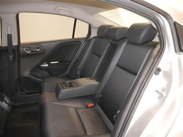 グレイス ハイブリッドＥＸ　４ＷＤ車　ＬＥＤヘットライト　エアバック　オートエアコン　横滑り防止　ＡＢＳ　キーフリー　ＤＶＤ　助手席エアバッグ　スマートキー　クルコン　ＥＴＣ　アイドリングストップ　カーテンエアバッグ　メモリナビ（8枚目）