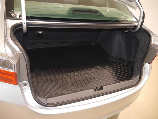 グレイス ハイブリッドＥＸ　４ＷＤ車　ＬＥＤヘットライト　エアバック　オートエアコン　横滑り防止　ＡＢＳ　キーフリー　ＤＶＤ　助手席エアバッグ　スマートキー　クルコン　ＥＴＣ　アイドリングストップ　カーテンエアバッグ　メモリナビ（10枚目）