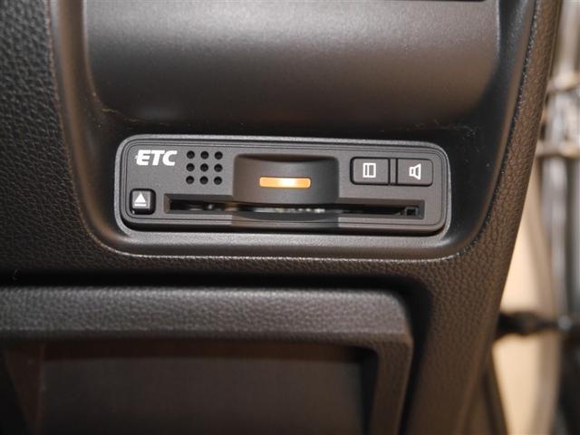 グレイス ハイブリッドＥＸ　４ＷＤ車　ＬＥＤヘットライト　エアバック　オートエアコン　横滑り防止　ＡＢＳ　キーフリー　ＤＶＤ　助手席エアバッグ　スマートキー　クルコン　ＥＴＣ　アイドリングストップ　カーテンエアバッグ　メモリナビ（24枚目）