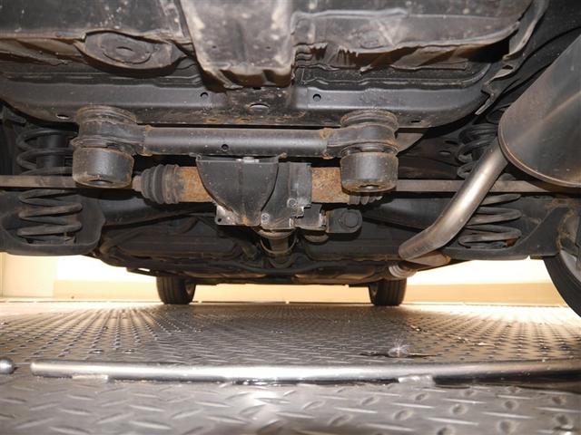 グレイス ハイブリッドＥＸ　４ＷＤ車　ＬＥＤヘットライト　エアバック　オートエアコン　横滑り防止　ＡＢＳ　キーフリー　ＤＶＤ　助手席エアバッグ　スマートキー　クルコン　ＥＴＣ　アイドリングストップ　カーテンエアバッグ　メモリナビ（34枚目）