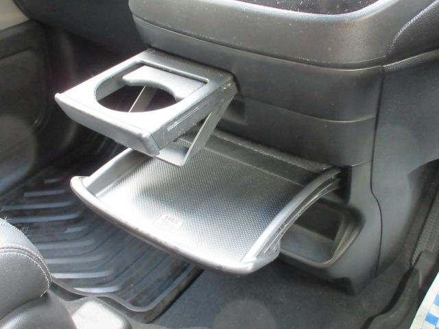 ☆当社は、購入後の車検整備も承ります！また、板金塗装修理やタイヤ・アルミホイル・エンジンスターター・ナビゲーション・ドライブレコーダーなど用品の購入もお安くご提案させて頂きます！