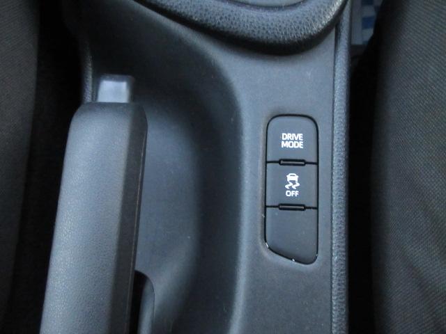 ヤリス X TセーフティS ナビ USB/BT Bカメラ ETC PCS Aクルコン LTA Cソナー PKSB RSA ステアSW A電格ミラー Pスタート カーテン・Sエアバック チルトハンドル Sリフター(31枚目)