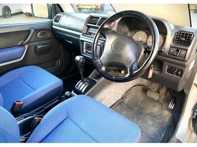 ジムニー FISフリースタイルワールドカップリミテッド 本州仕入 リフトアップ 社外マフラー ルーフキャリア付き(10枚目)