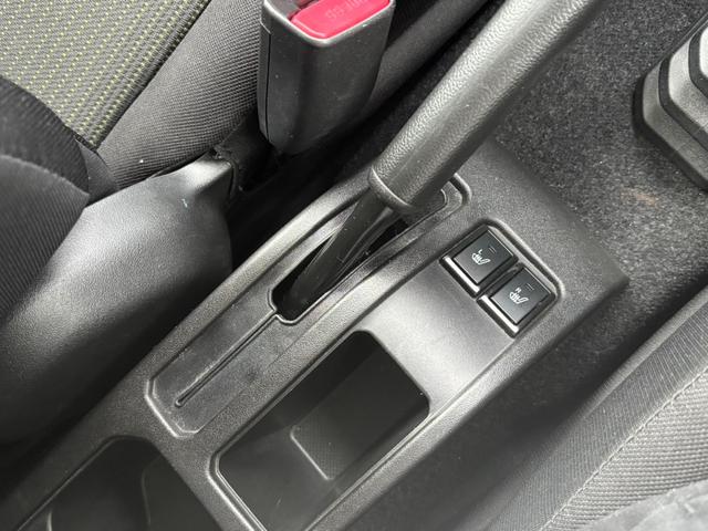 ジムニー ＸＣ　ブレーキサポート　ＣＤ　ＥＴＣ　シートヒーター　夏冬タイヤ付き（15枚目）