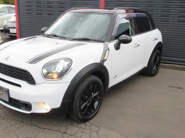 ＭＩＮＩ クーパーＳ　クロスオーバーオール４ブラックポリッシュ１７ＡＷ　センターメーターＨＤＤナビワイド地デジＴＶバックモニターボンネットストライプ　２トーンブラックルーフＨＩＤキセノン　バンパーフォグ５人乗クロスオーバーオール４ブラックポリッシュスポーク１７ＡＷドラレコ（4枚目）