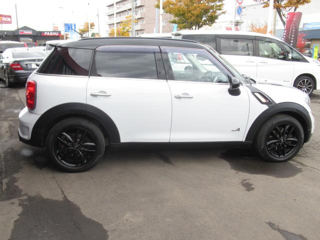 ＭＩＮＩ クーパーＳ　クロスオーバーオール４ブラックポリッシュ１７ＡＷ　センターメーターＨＤＤナビワイド地デジＴＶバックモニターボンネットストライプ　２トーンブラックルーフＨＩＤキセノン　バンパーフォグ５人乗クロスオーバーオール４ブラックポリッシュスポーク１７ＡＷドラレコ（8枚目）