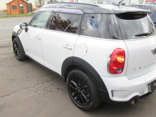 ＭＩＮＩ クーパーＳ　クロスオーバーオール４ブラックポリッシュ１７ＡＷ　センターメーターＨＤＤナビワイド地デジＴＶバックモニターボンネットストライプ　２トーンブラックルーフＨＩＤキセノン　バンパーフォグ５人乗クロスオーバーオール４ブラックポリッシュスポーク１７ＡＷドラレコ（12枚目）