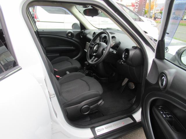 ＭＩＮＩ クーパーＳ　クロスオーバーオール４ブラックポリッシュ１７ＡＷ　センターメーターＨＤＤナビワイド地デジＴＶバックモニターボンネットストライプ　２トーンブラックルーフＨＩＤキセノン　バンパーフォグ５人乗クロスオーバーオール４ブラックポリッシュスポーク１７ＡＷドラレコ（18枚目）