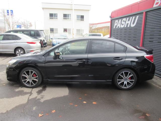 インプレッサＧ４ ２．０ｉ－Ｓアイサイト　４ＷＤ　ブラックポリッシュ１７ＡＷ　フルエアロボディＨＤＤナビ地デジＴＶバックモニター装備　アイサイト　アイドリングストップ　ハーフレザーパワーシート　ハミ出し防止装置　ブラックポリッシュＳＰ１７ＡＷ　クルーズコントロール　高速ＥＴＣ（6枚目）