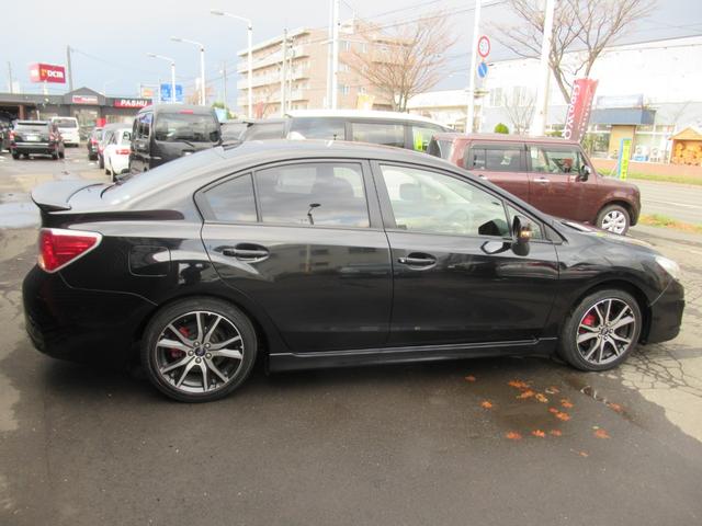 インプレッサＧ４ ２．０ｉ－Ｓアイサイト　４ＷＤ　ブラックポリッシュ１７ＡＷ　フルエアロボディＨＤＤナビ地デジＴＶバックモニター装備　アイサイト　アイドリングストップ　ハーフレザーパワーシート　ハミ出し防止装置　ブラックポリッシュＳＰ１７ＡＷ　クルーズコントロール　高速ＥＴＣ（8枚目）