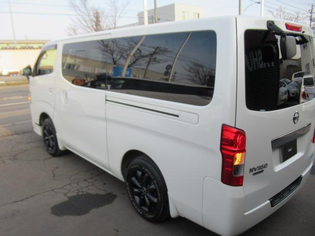 ＮＶ３５０キャラバンバン ロングライダープレミアムＧＸターボインテリア　マットブラック　特別限定車　ＨＤＤナビ地デジＴＶバックカメラＢｌｕｅｔｏｏｔｈインテリアキーレス　アンダ－エアロ　レザーＰＫシートカバー　ライダーメッキ　ＨＩＤフォグ　ブラックスポーク１６ＡＷ　クッションベットキット（6枚目）