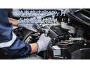 ＲＸ－８ タイプＳ　ショックサス、テイン車高調　上級グレード６速マニュアル　社外ＳＤナビＴＶバックモニタ－装備　テイン車高調の足廻り挿入　ポリッシュシルバーＳＰ１８アルミ　マツダＳＰＥＥＤマフラー装着（8枚目）