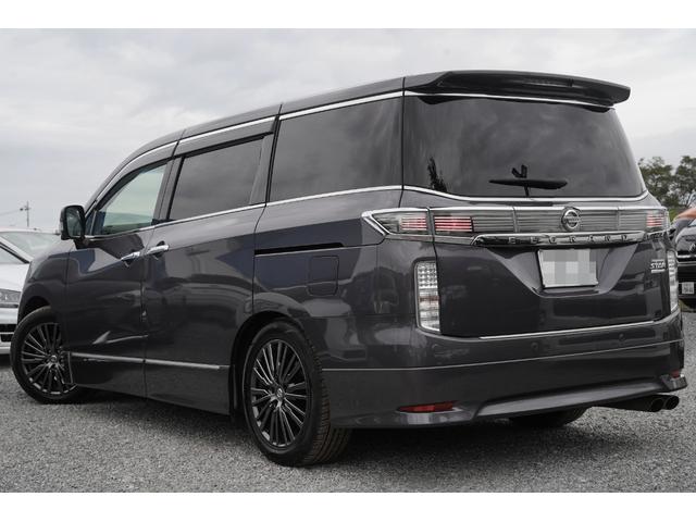エルグランド ３５０ハイウェイスタープレミアムアーバンクロム後期型　純正ナビ地デジ・３６０全方位アラウンドモニター・後席モニタ・ＢＯＳＥサウンド・サンルーフ・黒革シート・メモリーシート・３オットマン・Ｆスポイラー・ニスモサスペンション・ニスモマフラー・デジタルミラー（11枚目）