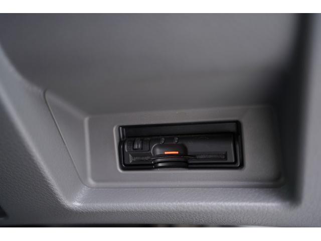 NV350キャラバンバン ロングプレミアムGXターボ 純正ナビフルセグ地デジ・Bカメラ・ベッドキット・HIDライト・LEDフォグ・社外17アルミ・ホワイトレタータイヤ・ドラレコ・ETC・インテリキー・Rヒータークーラー・本州仕入・寒冷地仕様・EGスタータ(35枚目)