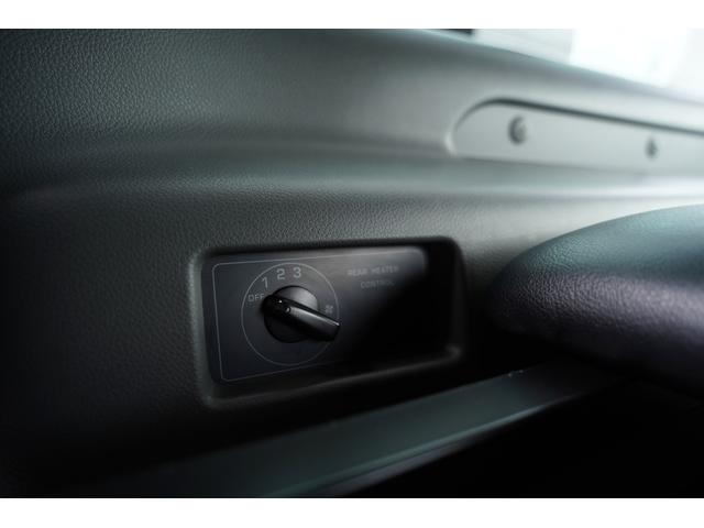 NV350キャラバンバン ロングプレミアムGXターボ 純正ナビフルセグ地デジ・Bカメラ・ベッドキット・HIDライト・LEDフォグ・社外17アルミ・ホワイトレタータイヤ・ドラレコ・ETC・インテリキー・Rヒータークーラー・本州仕入・寒冷地仕様・EGスタータ(44枚目)