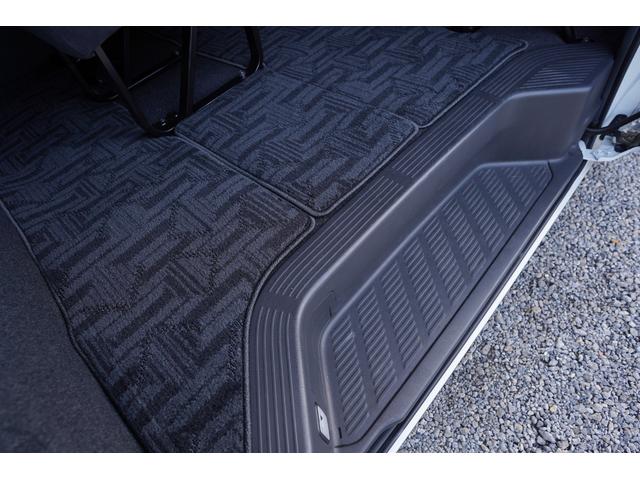 ハイエースワゴン グランドキャビン６型モデル　６型モデル・アルパイン１１インチナビフルセグ地デジ・バックカメラ・パワードア・衝突軽減ブレーキ・ＬＥＤライト・ＬＥＤ切り替えフォグ・スマートキー・ＥＴＣ・Ｒヒータークーラー・寒冷地仕様・ＥＧスターター（44枚目）