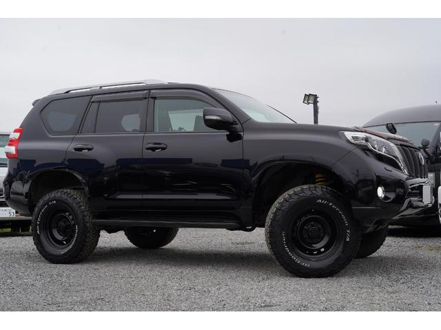 ランドクルーザープラド ＴＸ　サンルーフ　リフトアップ　電動サンルーフ・社外ナビフルセグ地デジ・バックカメラ・リフトアップ・オールテレーンタイヤ・ヒッチメンバー・ラプターグリル・ＬＥＤライト・コンビステア・スマートキー・ＥＴＣ・ドラレコ・ＥＧスターター（2枚目）