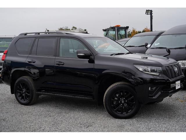 ランドクルーザープラド TX Lパッケージ マットブラックエディション最終モデル 最終モデル・純正9型ナビ地デジ・バックカメラ・電動サンルーフ・7人乗・黒革シート・パワーシート・シートベンチレーション・3列目電動格納・衝突軽減ブレーキ・レーダークルーズ・アンビエントライト・本州仕入(2枚目)