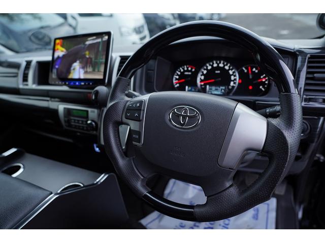 ハイエースワゴン ＧＬ４型後期モデル　アルパイン１１インチナビ地デジ・Ｂカメラ・後席モニター・アルパインデジタルミラー・ルーフスピーカー・ベッドキット・パワードア・コンビステア・社外１７アルミ・社外足回り・ショック・スタビ・ＬＥＤライト（17枚目）