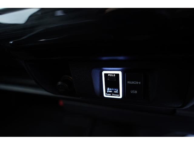 ハイエースワゴン ＧＬ４型後期モデル　アルパイン１１インチナビ地デジ・Ｂカメラ・後席モニター・アルパインデジタルミラー・ルーフスピーカー・ベッドキット・パワードア・コンビステア・社外１７アルミ・社外足回り・ショック・スタビ・ＬＥＤライト（36枚目）