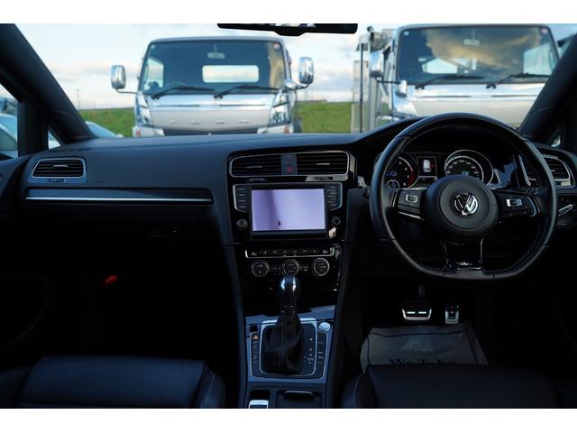 ゴルフR ベースグレード ディスカバープロナビフルセグ地デジ・R専用黒革シート・パワーシート・シートヒーター・アンビエントライト・衝突軽減ブレーキ・レーダークルーズ・レーンキープ・ETC・スマートキー・ワンオーナー・本州仕入(18枚目)