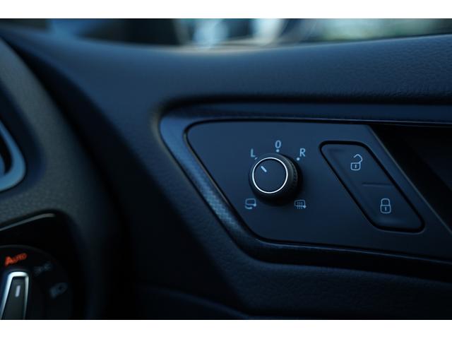 ゴルフR ベースグレード ディスカバープロナビフルセグ地デジ・R専用黒革シート・パワーシート・シートヒーター・アンビエントライト・衝突軽減ブレーキ・レーダークルーズ・レーンキープ・ETC・スマートキー・ワンオーナー・本州仕入(42枚目)