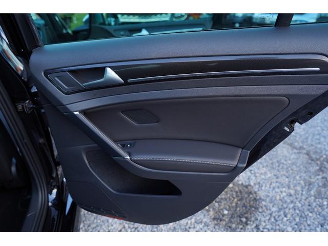 ゴルフR ベースグレード ディスカバープロナビフルセグ地デジ・R専用黒革シート・パワーシート・シートヒーター・アンビエントライト・衝突軽減ブレーキ・レーダークルーズ・レーンキープ・ETC・スマートキー・ワンオーナー・本州仕入(46枚目)