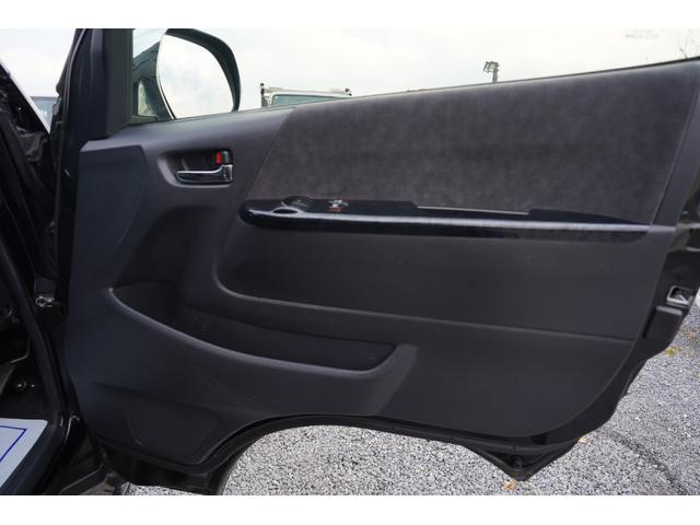 ハイエースワゴン GL5型モデル 純正ナビ地デジ・Bカメラ・後席モニター・パワードア・衝突軽減ブレーキ・レーンキープ・Fスポイラー・社外17アルミ・ベッドキット・LEDライトフォグ・LEDテール・スマートキー・ソナー・寒冷地・本州仕入(23枚目)