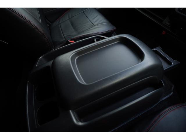 ハイエースワゴン GL5型モデル 純正ナビ地デジ・Bカメラ・後席モニター・パワードア・衝突軽減ブレーキ・レーンキープ・Fスポイラー・社外17アルミ・ベッドキット・LEDライトフォグ・LEDテール・スマートキー・ソナー・寒冷地・本州仕入(33枚目)