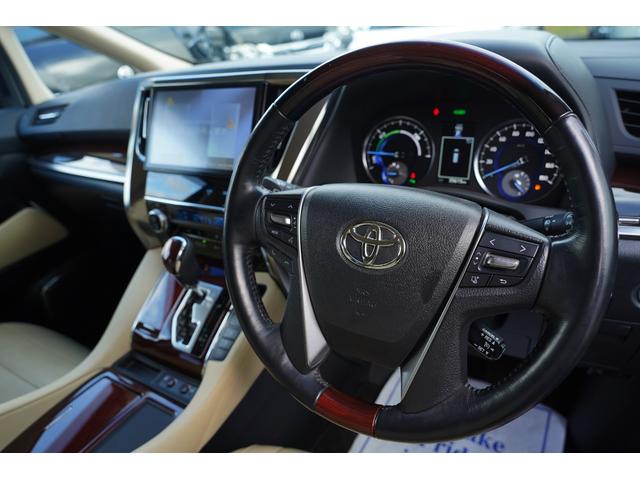 アルファードハイブリッド Ｇ　Ｆパッケージ　純正ナビフルセグ地デジ・バックカメラ・後席モニター・ベージュ本革シート・エグゼクティブシート・パワーオットマン・メモリーシート・シートヒーター・ステアヒーター・両側パワードア・パワーゲート・本州仕入（17枚目）