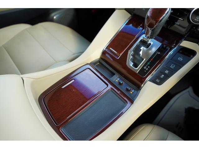 アルファードハイブリッド Ｇ　Ｆパッケージ　純正ナビフルセグ地デジ・バックカメラ・後席モニター・ベージュ本革シート・エグゼクティブシート・パワーオットマン・メモリーシート・シートヒーター・ステアヒーター・両側パワードア・パワーゲート・本州仕入（33枚目）