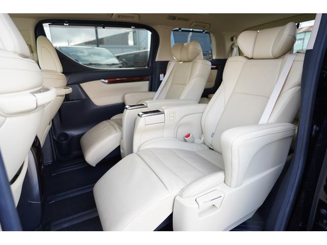 アルファードハイブリッド Ｇ　Ｆパッケージ　純正ナビフルセグ地デジ・バックカメラ・後席モニター・ベージュ本革シート・エグゼクティブシート・パワーオットマン・メモリーシート・シートヒーター・ステアヒーター・両側パワードア・パワーゲート・本州仕入（43枚目）