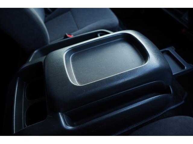 ハイエースワゴン ＧＬ５型モデル　純正ナビ地デジ・Ｂカメラ・１２．１後席モニター・パワードア・衝突軽減ブレーキ・レーンキープ・ＬＥＤライト・切替フォグ・ＥＴＣ・スマートキー・ドラレコ・寒冷地・Ｒヒータークーラー・ワンオーナー・本州仕入（32枚目）