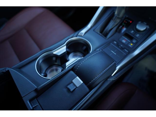 ＮＸ ＮＸ２００ｔ　バージョンＬ　パノラミックガラスルーフ　純正ナビフルセグ地デジ・バックカメラ・パノラミックガラスルーフ・３眼ＬＥＤライト・本革シート・メモリーＰシート・シートヒーターエアコン・ステアヒーター・２列目電動格納・パワーゲート・ＥＴＣ・本州仕入（30枚目）