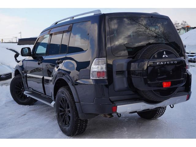 パジェロ ロング　エクシード　社外ナビフルセグ地デジ・バックカメラ・黒革シート・パワーシート・シートヒーター・ＬＥＤフォグ・社外１７アルミ・コンビステアリング・クルコン・ＡＣ１００Ｖ・ＥＴＣ・リアヒーター・寒冷地仕様・本州仕入（10枚目）