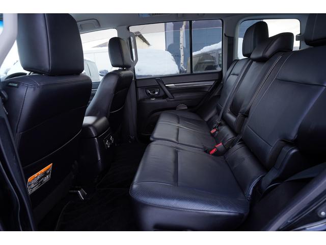 パジェロ ロング　エクシード　社外ナビフルセグ地デジ・バックカメラ・黒革シート・パワーシート・シートヒーター・ＬＥＤフォグ・社外１７アルミ・コンビステアリング・クルコン・ＡＣ１００Ｖ・ＥＴＣ・リアヒーター・寒冷地仕様・本州仕入（39枚目）